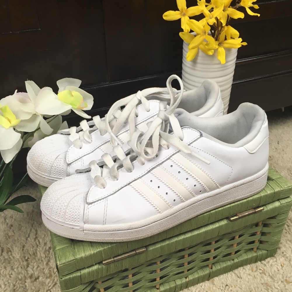 Adidas Women’s White Tennis Shoes Size 7.5